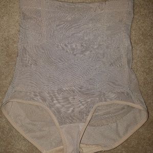 Mirror Essentials shapewear. Brand New, Never worn